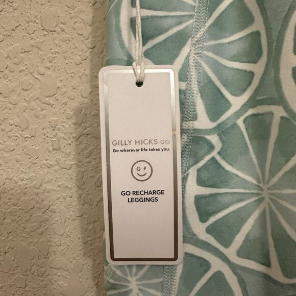 NWT GILLY HICKS Lemon Print Go Recharge High Rise 7/8 Leggings Green Blue - Picture 8 of 15